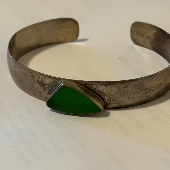 Jade and silver pendant necklace and bangle bracelet Set - Picture 5 of 9